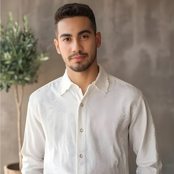 UNISEX WHITE BUTTON-UP SHIRT - Picture 1 of 7